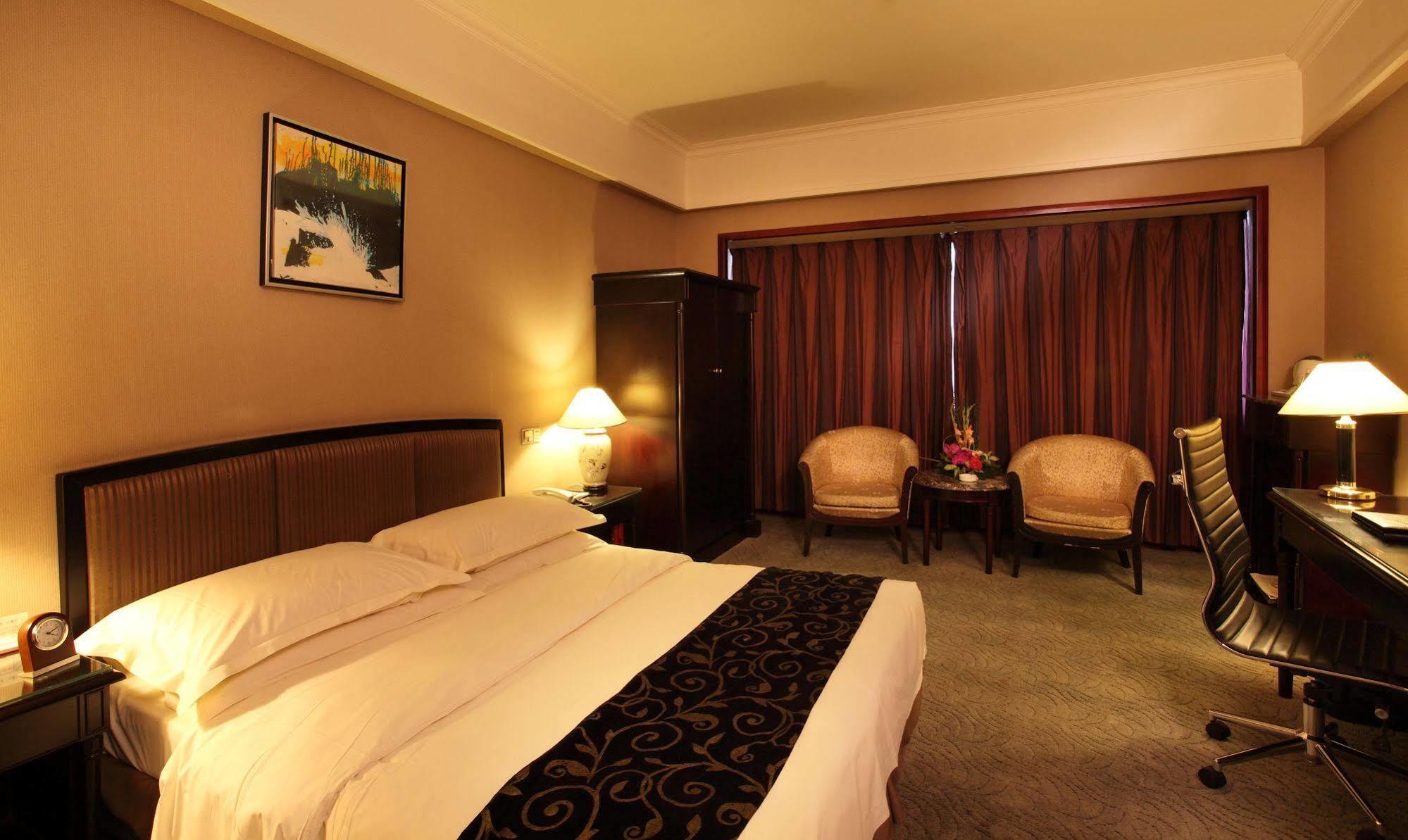 Weilai Conifer Hotel Чжэнчжоу Экстерьер фото